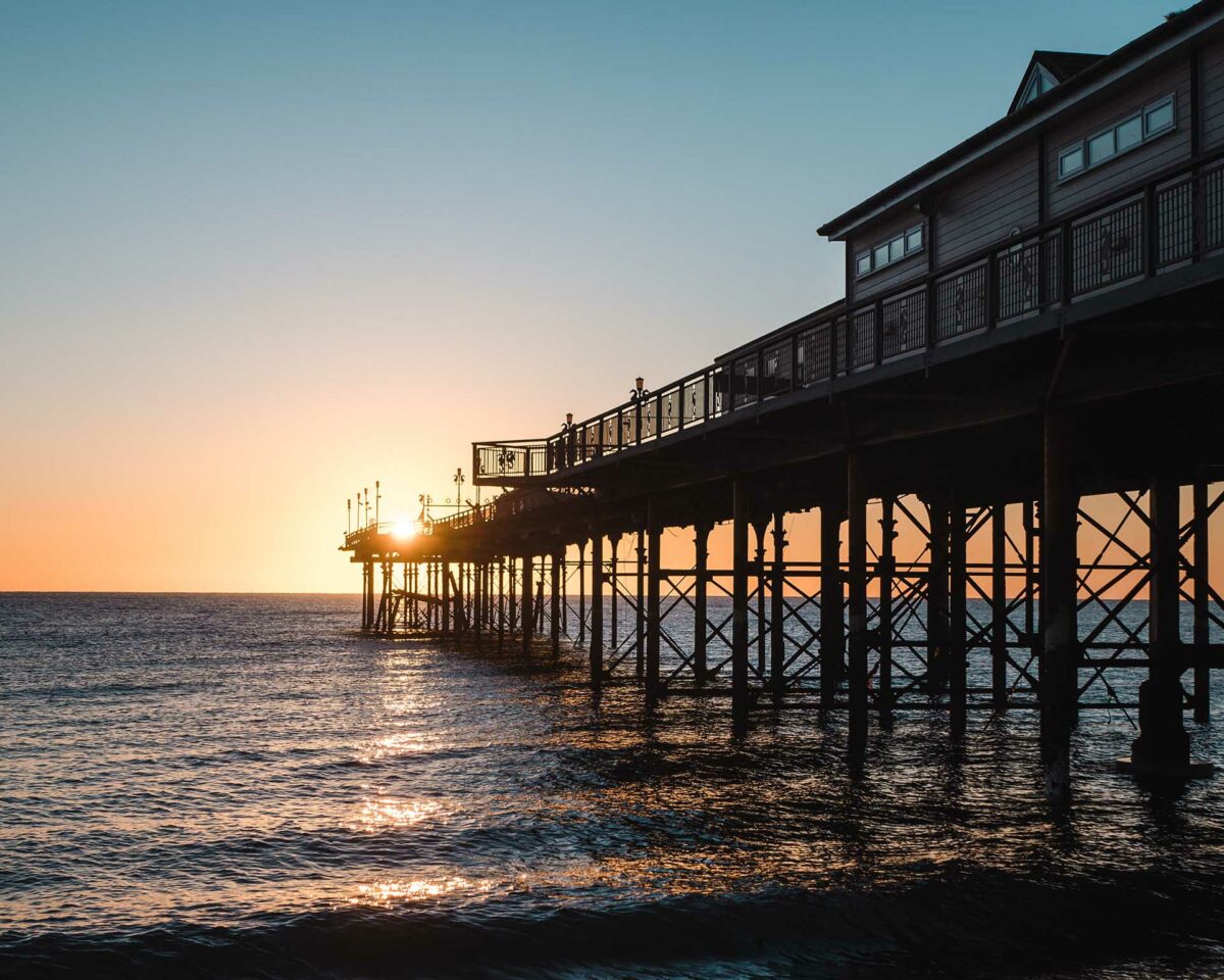 http://Teignmouth%20pier%20at%20sunset