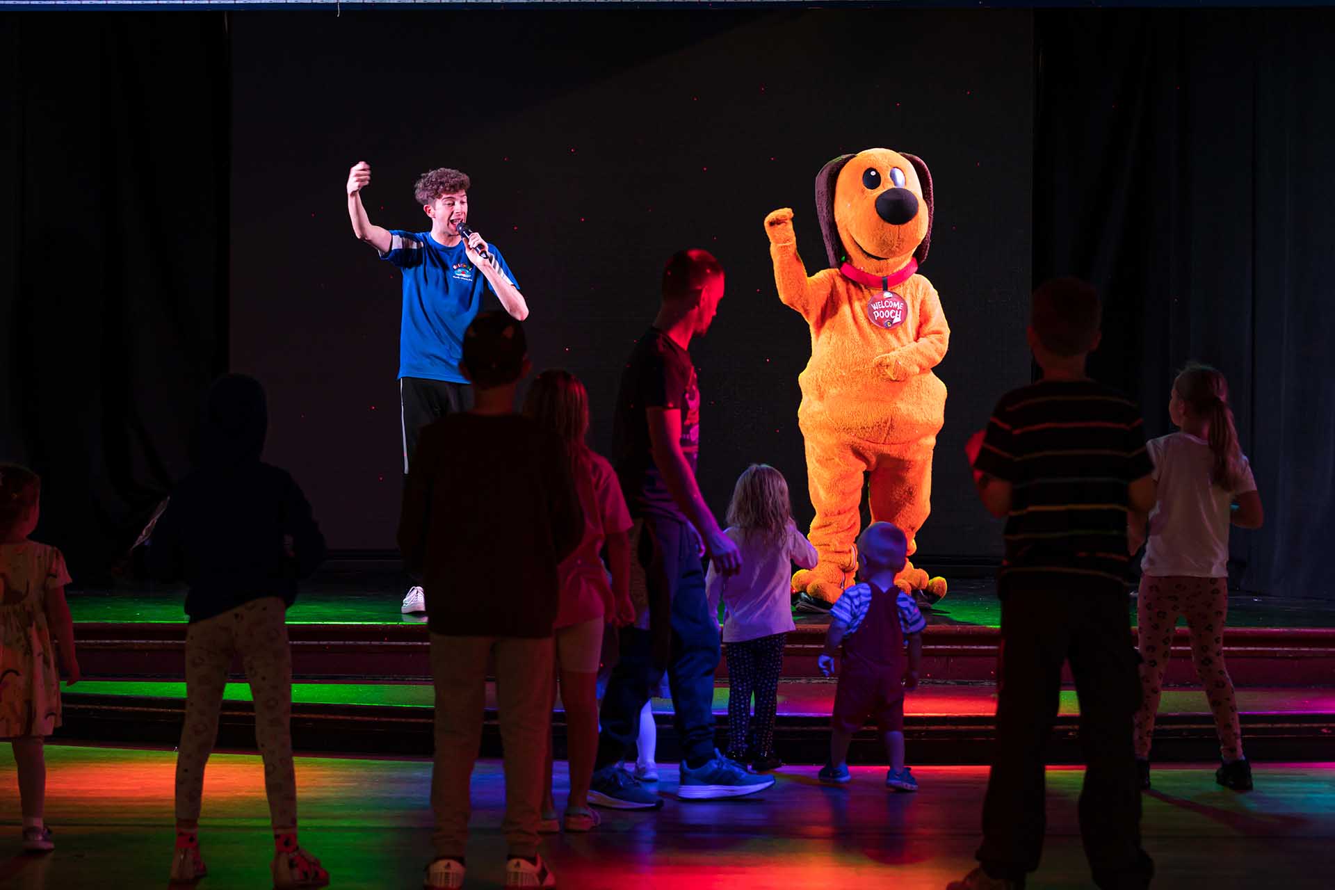 Welcome Kids Club show with Dougie character